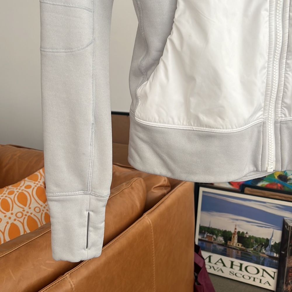 Lululemon Snug Sprinter Jacket - Picture 5 of 10